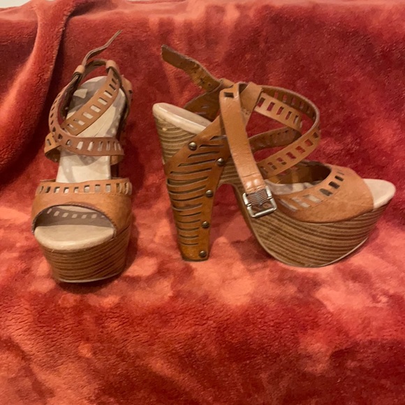 Jessica Simpson - Picture 2 of 3